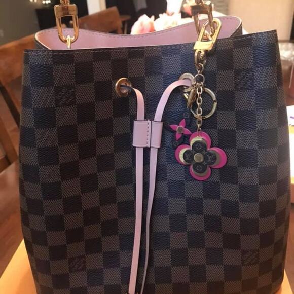 Louis Vuitton Blooming Flower Charm Keyring OB0169 - Picture 10 of 10